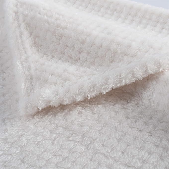 Pet Blanket Warm Soft Dog Blankets Washable Cat Throw Blankets Sofa Bed Couch Furniture Protector Cover for Small Medium Large Dogs Cats, White, 31" x 39"